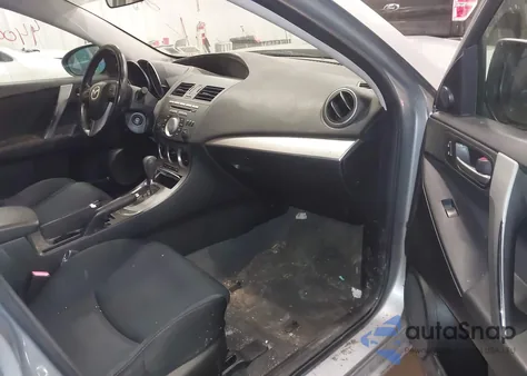 2011 Mazda Mazda3 S Sport z USA, uszkodzony, nr VIN JM1BL1U55B1480643